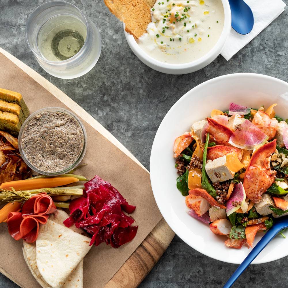 Reef Bar | restaurant | 1 Central Wharf, Boston, MA 02110, USA | 6177205115 OR +1 617-720-5115