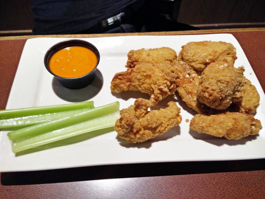 Boston Pizza | restaurant | 4523 Dundas St, Burlington, ON L7R 3X4, Canada | 9053151588 OR +1 905-315-1588