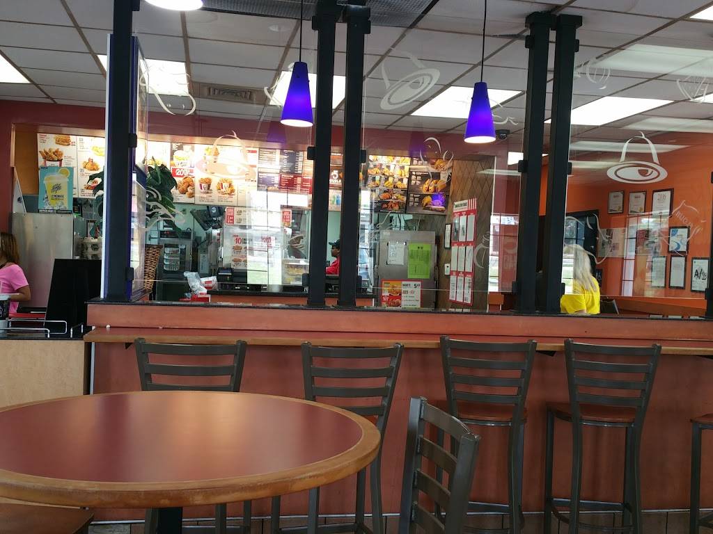 KFC | restaurant | 14076 Nacogdoches Rd, San Antonio, TX 78247, USA | 2106538814 OR +1 210-653-8814