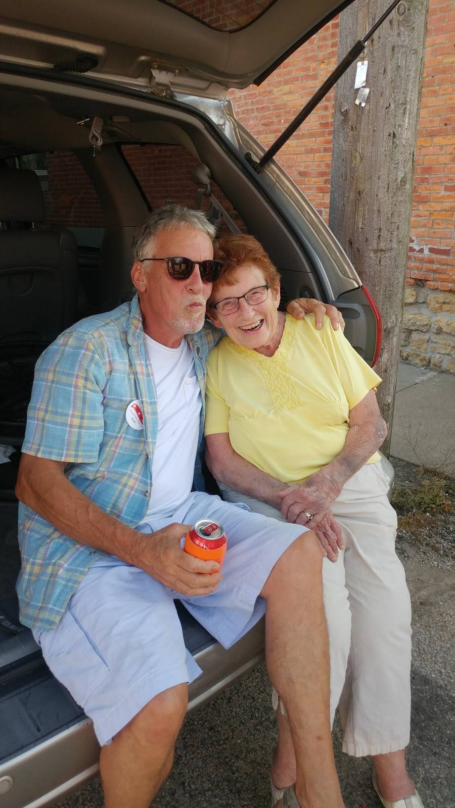 Viking Inn | restaurant | 200 Jefferson St, Hanover, IL 61041, USA | 8155913843 OR +1 815-591-3843