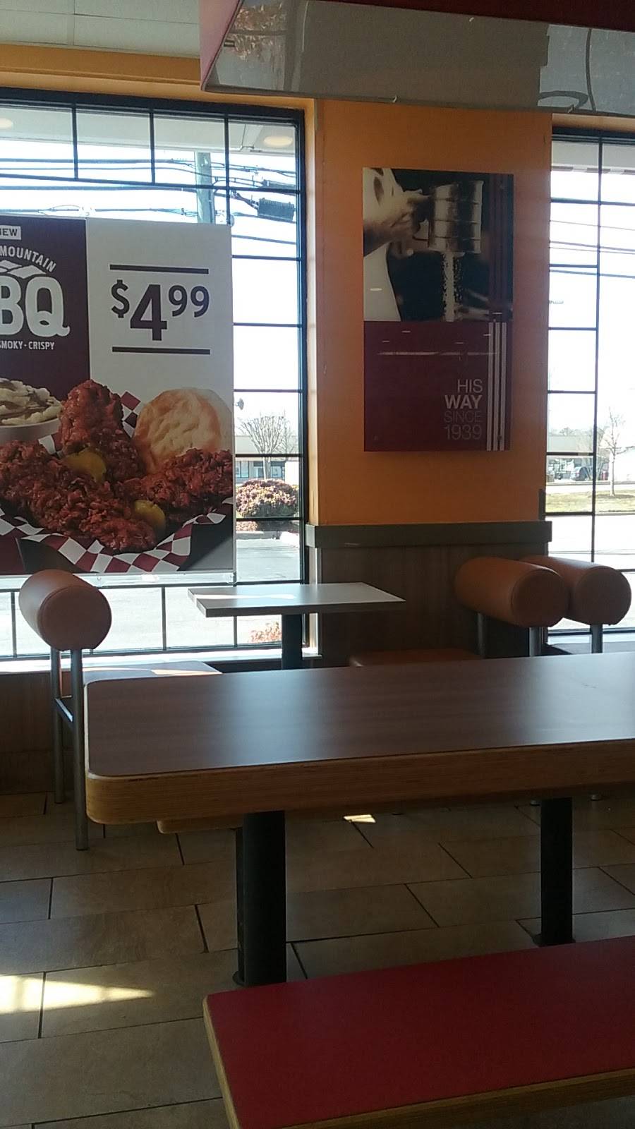 KFC | restaurant | 15496 Warwick Blvd, Newport News, VA 23608, USA | 7578871477 OR +1 757-887-1477