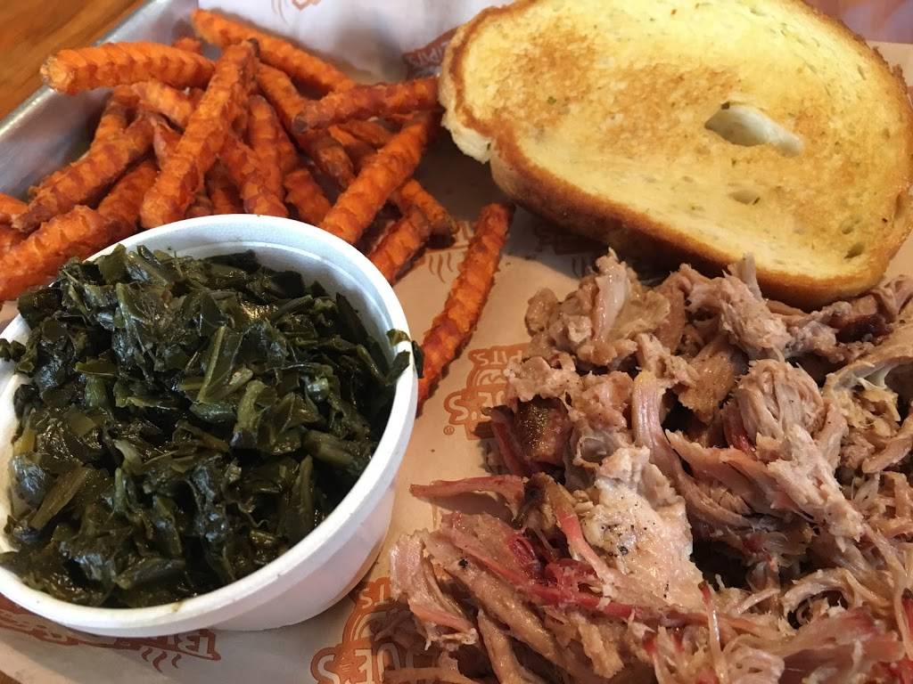 BubbaQues 6001 | restaurant | 1306 N Young Blvd, Chiefland, FL 32626, USA | 3524934227 OR +1 352-493-4227