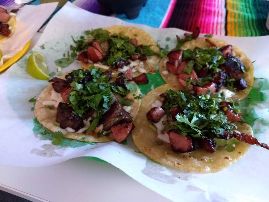 Santis Tacos | restaurant | 201 S L B J Dr, San Marcos, TX 78666, USA | 5126676997 OR +1 512-667-6997