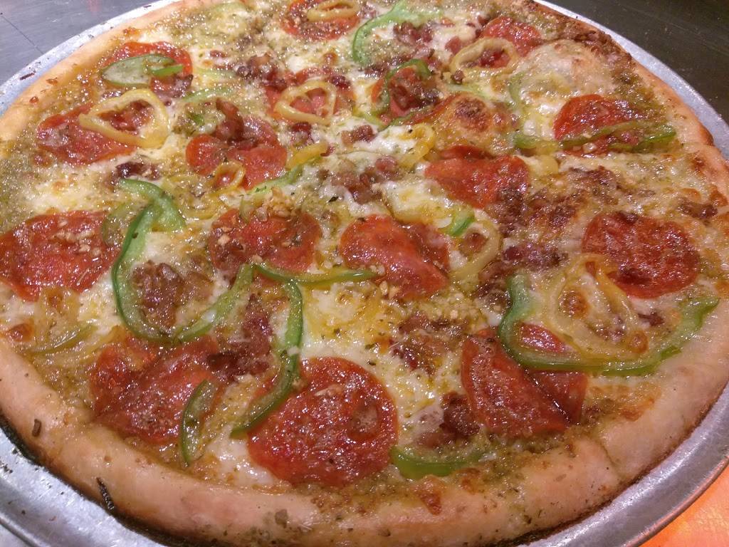 Blaze Pizza | meal takeaway | 980 W Eisenhower Pkwy, Ann Arbor, MI 48103, USA | 7342158078 OR +1 734-215-8078