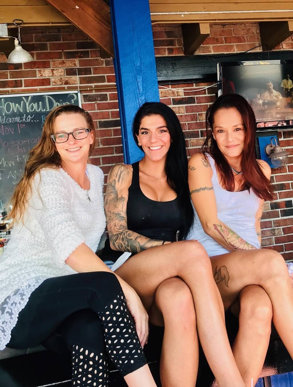 CB2 Fort Myers | restaurant | 11491 S Cleveland Ave, Fort Myers, FL 33907, USA | 2393135661 OR +1 239-313-5661