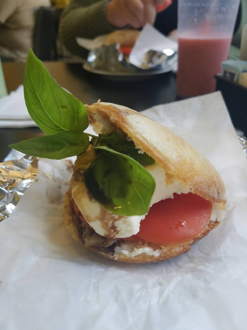 Mil Jugos | restaurant | 320 W 5th St, Santa Ana, CA 92701, USA | 7148364601 OR +1 714-836-4601