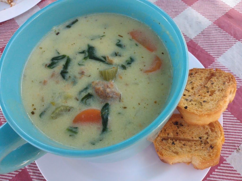 Italian Lady Of Pinetop Cannoli Shack & Kitchen | restaurant | 1641 W White Mountain Blvd, Lakeside, AZ 85929, USA | 9282151841 OR +1 928-215-1841