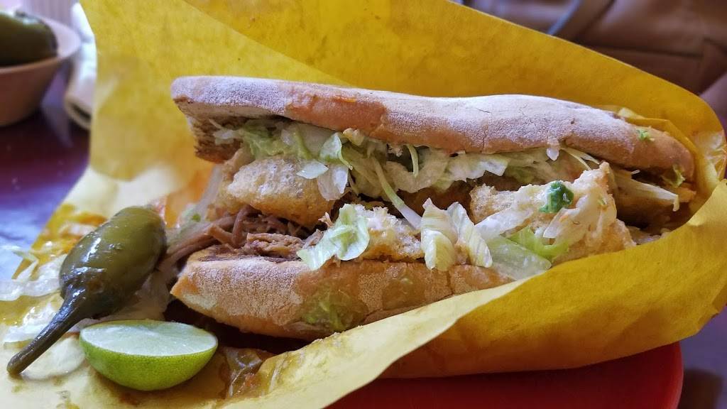 Tacos y Tortas El Patito Revolucion | restaurant | Av Revolución 520, Pro-hogar, 21410 Tecate, B.C., Mexico | 016656540721 OR +52 665 654 0721