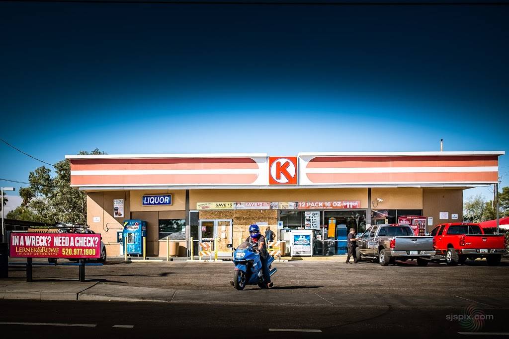 Circle K | meal takeaway | 3155 N Alvernon Way, Tucson, AZ 85712, USA | 5203266323 OR +1 520-326-6323