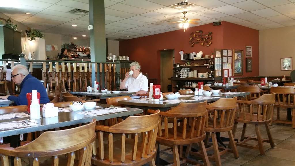 Queens Coach Family Restaurant | restaurant | 2845 St Paul Ave, Niagara Falls, ON L2J 2L3, Canada | 9053748921 OR +1 905-374-8921