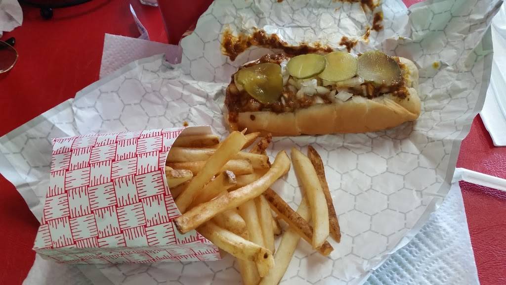 King Louies Drive-In | restaurant | 315 S 6th St, Wood River, IL 62095, USA | 6182541114 OR +1 618-254-1114