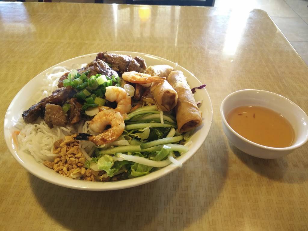Saigon Star | restaurant | 10450 Friars Rd Suite E, San Diego, CA 92120, USA | 6196402985 OR +1 619-640-2985