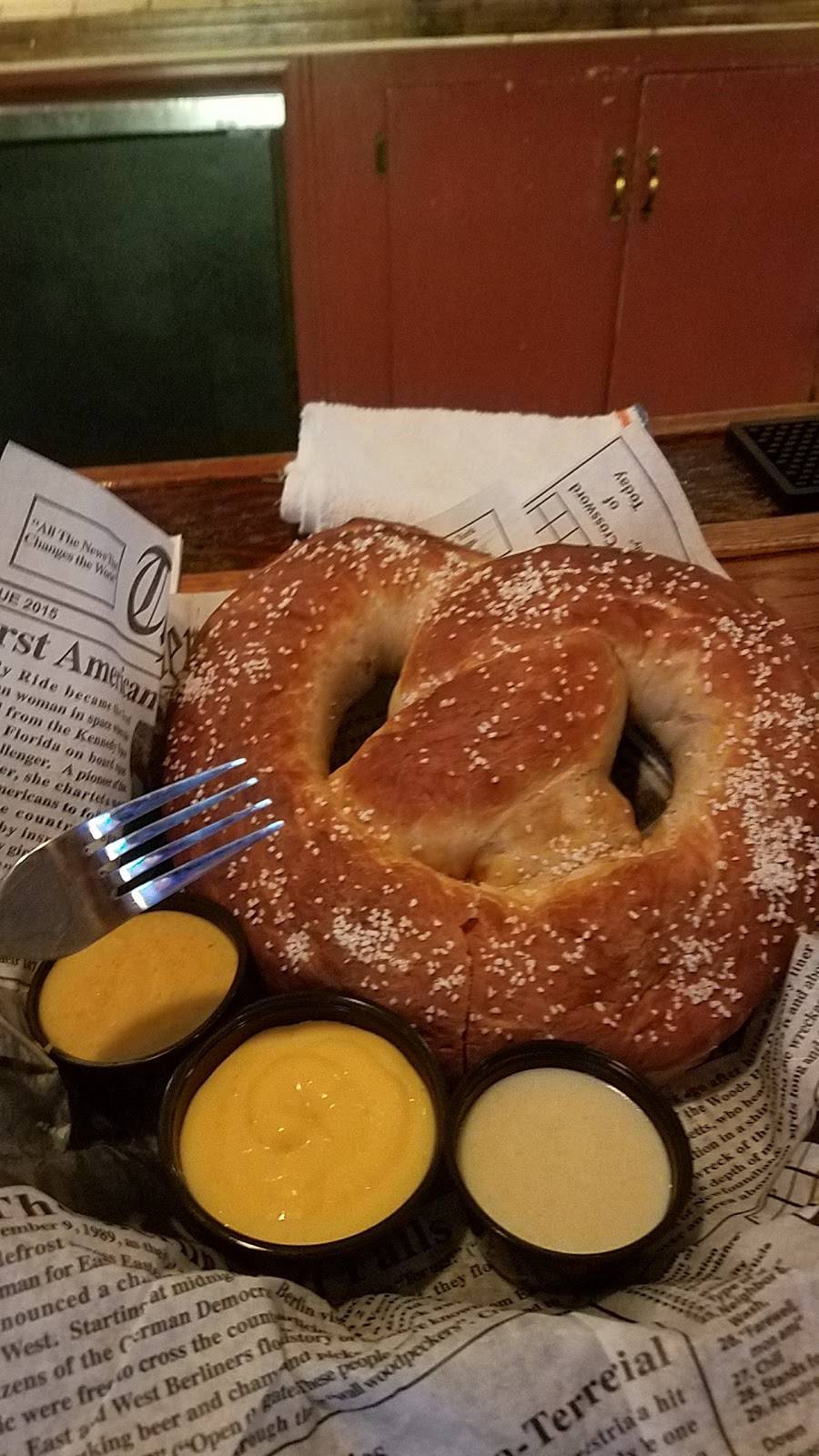 Mangy Dawgs Pub & Grill House | restaurant | 1832 West Army Trail Road, Hanover Park, IL 60133, USA | 6308372233 OR +1 630-837-2233