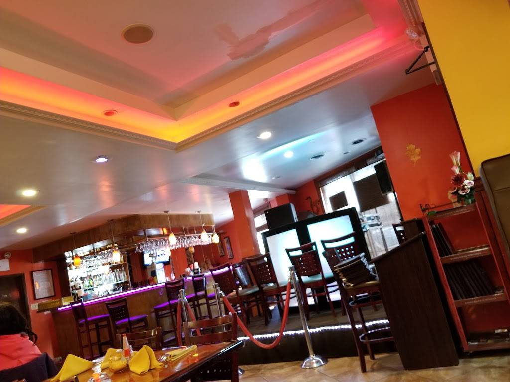 Henricas | night club | 138-89 Francis Lewis Blvd, Rosedale, NY 11422, USA | 7185277355 OR +1 718-527-7355