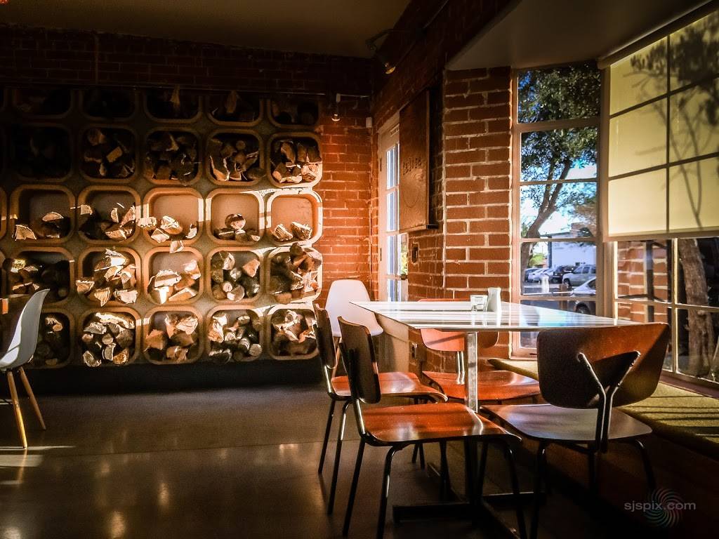 Falora Pizza | restaurant | 3000 E Broadway Blvd, Tucson, AZ 85716, USA | 5203259988 OR +1 520-325-9988