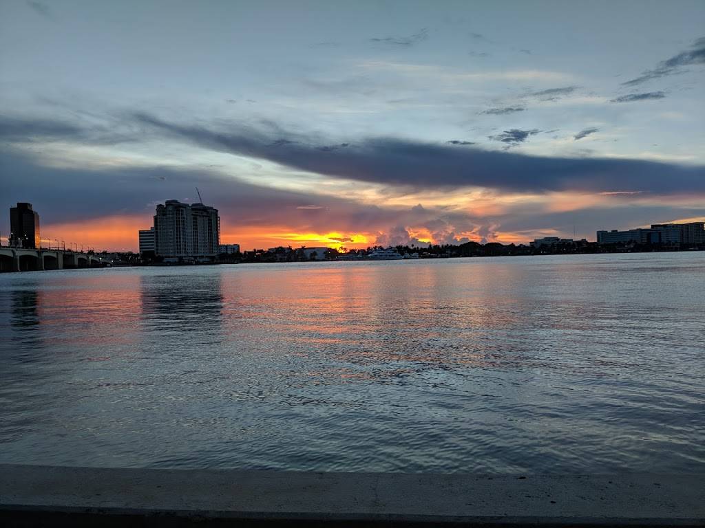 The Royal Poinciana Plaza | shopping mall | 340 Royal Poinciana Way, Palm Beach, FL 33480, USA | 5614405441 OR +1 561-440-5441