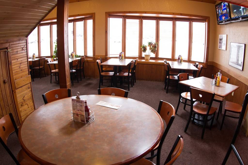 Peppers Grill & Sports Pub | restaurant | 620 E 18th St, Cedar Falls, IA 50613, USA | 3192669394 OR +1 319-266-9394