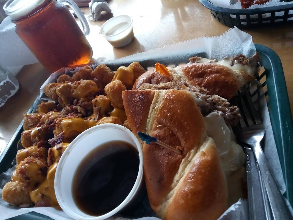 Zellies Pub | restaurant | N Hwy 19A, Mt Dora, FL 32757, USA | 3524833855 OR +1 352-483-3855