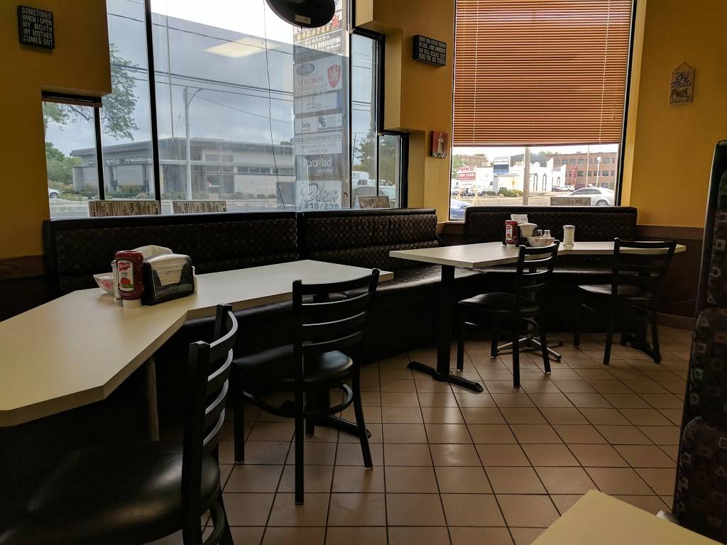 Donna Maes Diner | restaurant | 215 Eugenie St W, Windsor, ON N8X 2X7, Canada | 5199692233 OR +1 519-969-2233