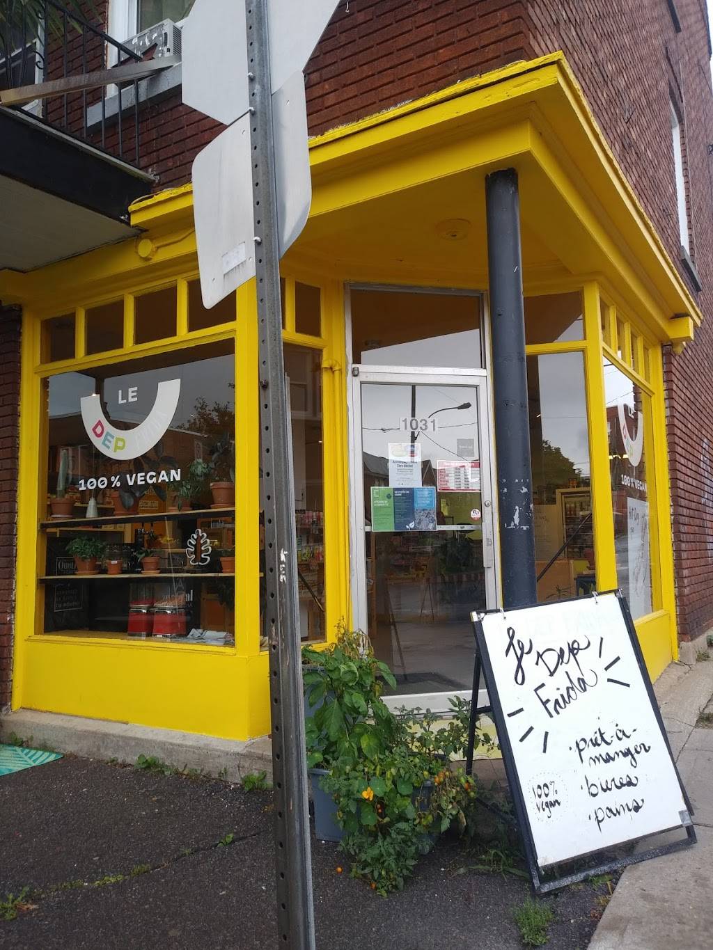 Le Dep Frida | restaurant | 1031 Rue Sainte Cécile, Trois-Rivières, QC G9A 1L4, Canada | 8198414304 OR +1 819-841-4304