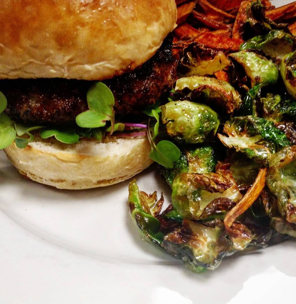 Halseys Restaurant | restaurant | 106 Seneca St, Geneva, NY 14456, USA | 3157894070 OR +1 315-789-4070