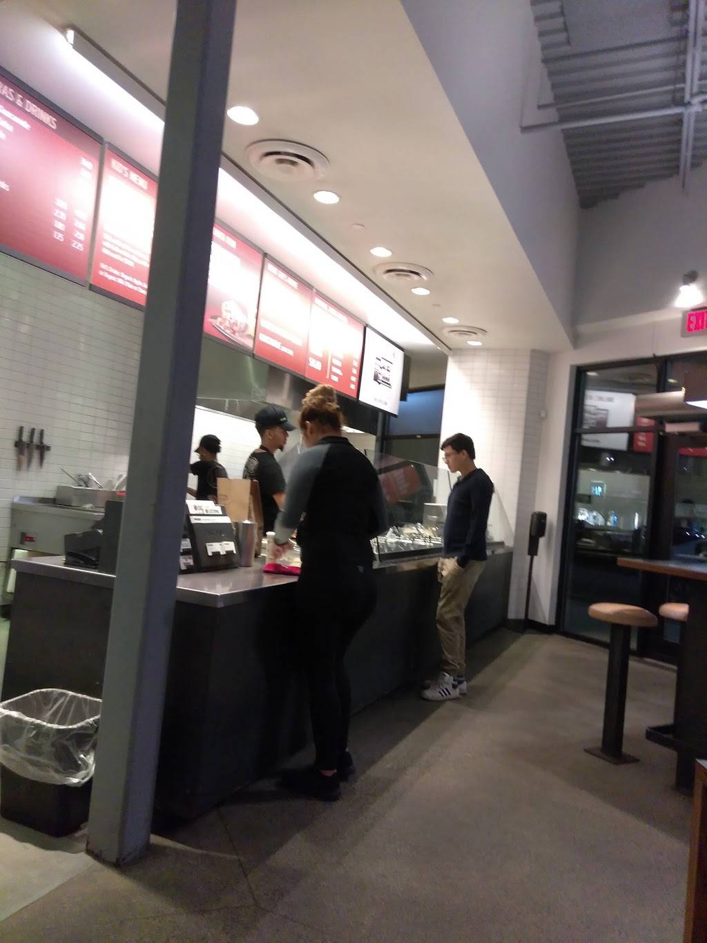 Chipotle Mexican Grill | restaurant | 450 Paradise Rd, Swampscott, MA 01907, USA | 3398839994 OR +1 339-883-9994