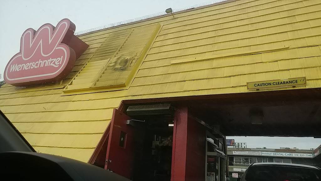 Wienerschnitzel | restaurant | 230 N Gaffey St, San Pedro, CA 90731, USA | 3108314486 OR +1 310-831-4486