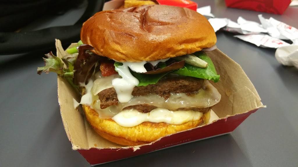 Wendys | restaurant | Terminal B, 3 Brewster Rd #5C, Newark, NJ 07114, USA | 9735966976 OR +1 973-596-6976