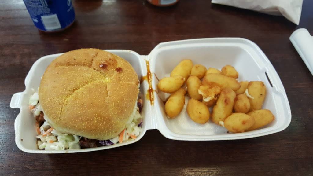 Carrol Lous Smokehouse | restaurant | 2612 N Martin Luther King Jr Dr, Decatur, IL 62526, USA | 2175427275 OR +1 217-542-7275