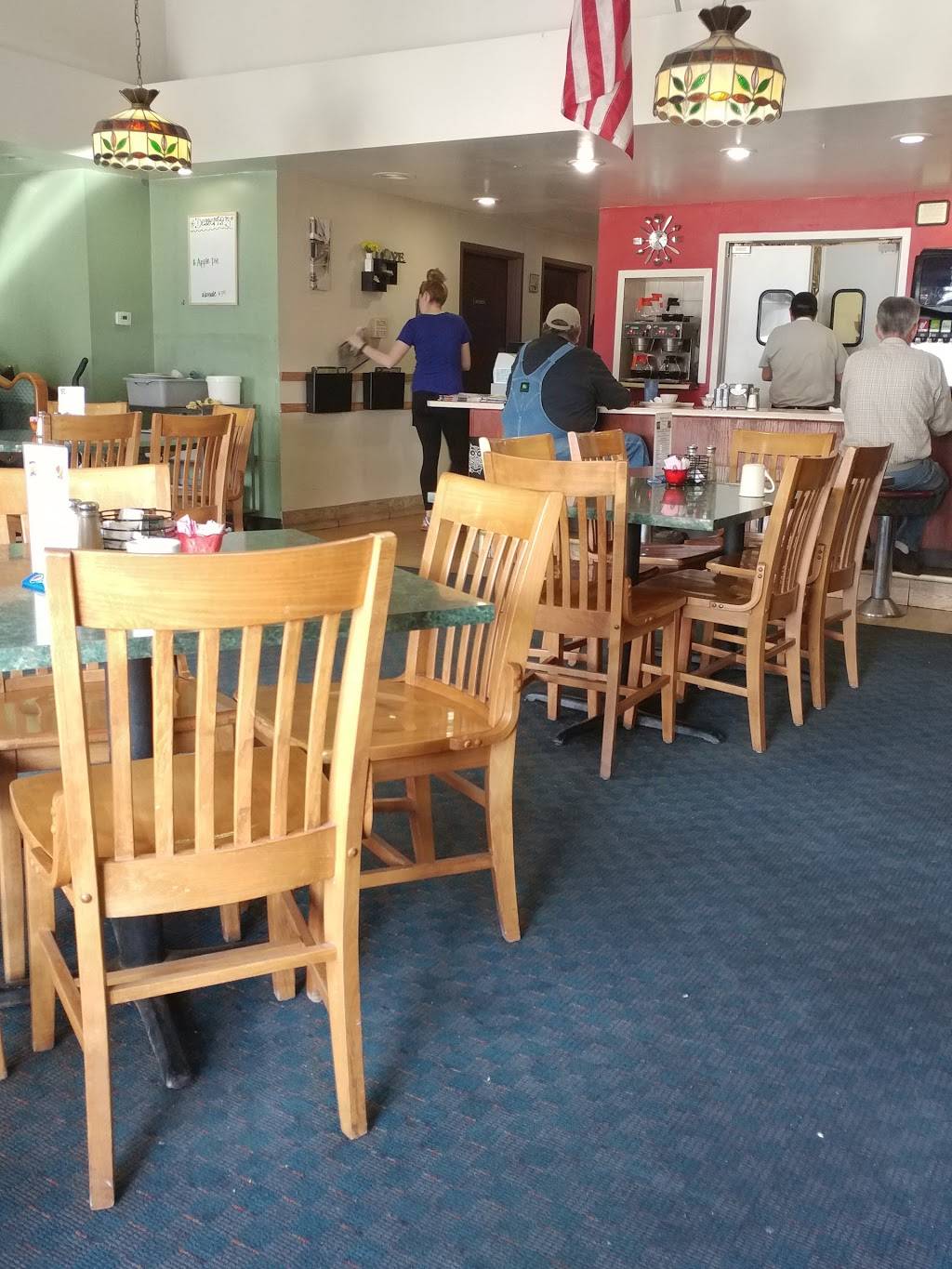 All Seasons Family Restaurant | restaurant | 510 E Rhine St, Elkhart Lake, WI 53020, USA | 9208762839 OR +1 920-876-2839