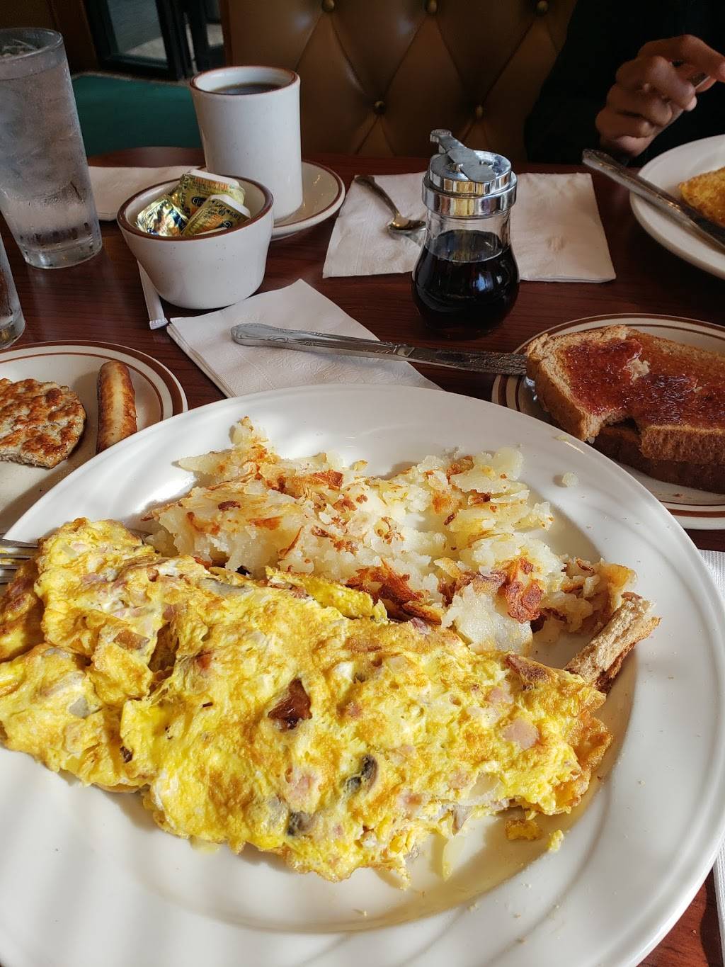 L & M Starlight Restaurant | restaurant | 8300 S Kedzie Ave, Chicago, IL 60652, USA | 7734765255 OR +1 773-476-5255