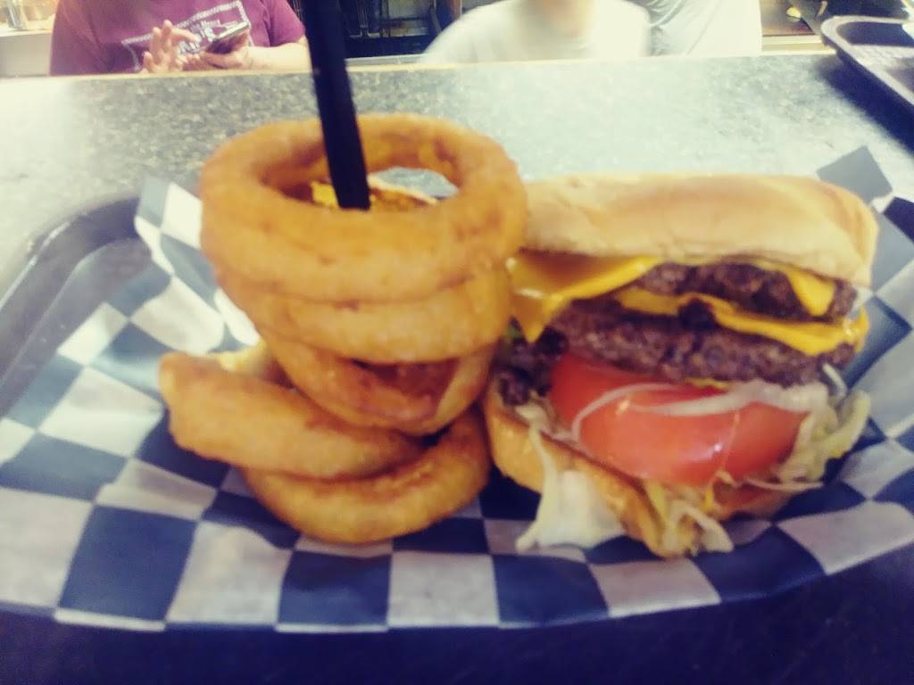 Skips Burgers & Ice Cream | restaurant | 4366 W Stone Dr, Kingsport, TN 37660, USA | 4232467547 OR +1 423-246-7547