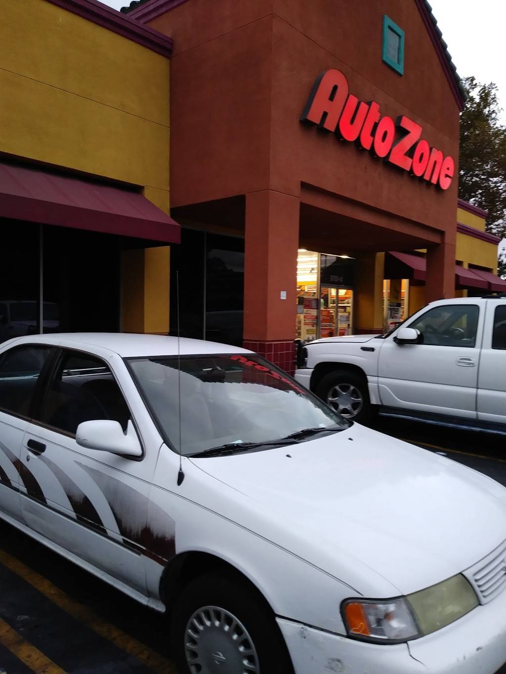 Woodman Van Nuys | shopping mall | 9700-9710 Woodman Ave, Arleta, CA 91331, USA | 2135532200 OR +1 213-553-2200