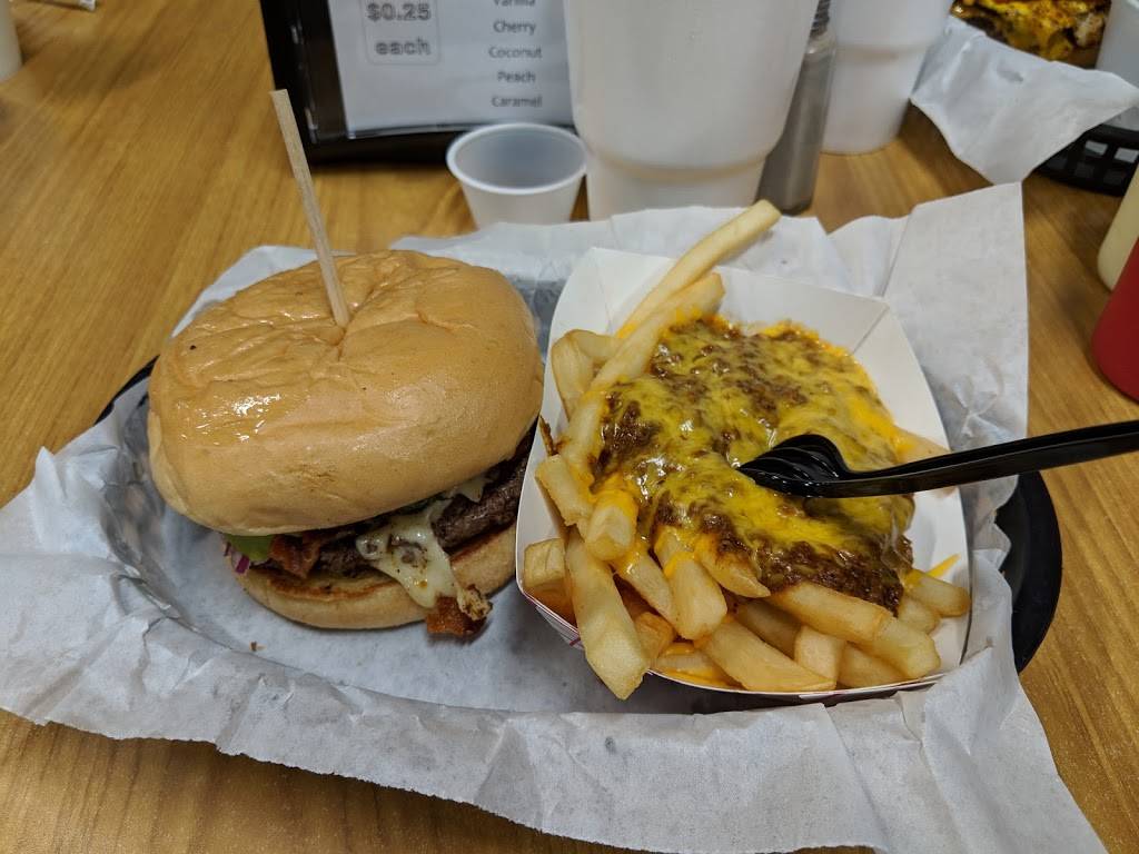 Boompas Burgers | restaurant | 8298 US-277, Elgin, OK 73538, USA | 5804542442 OR +1 580-454-2442