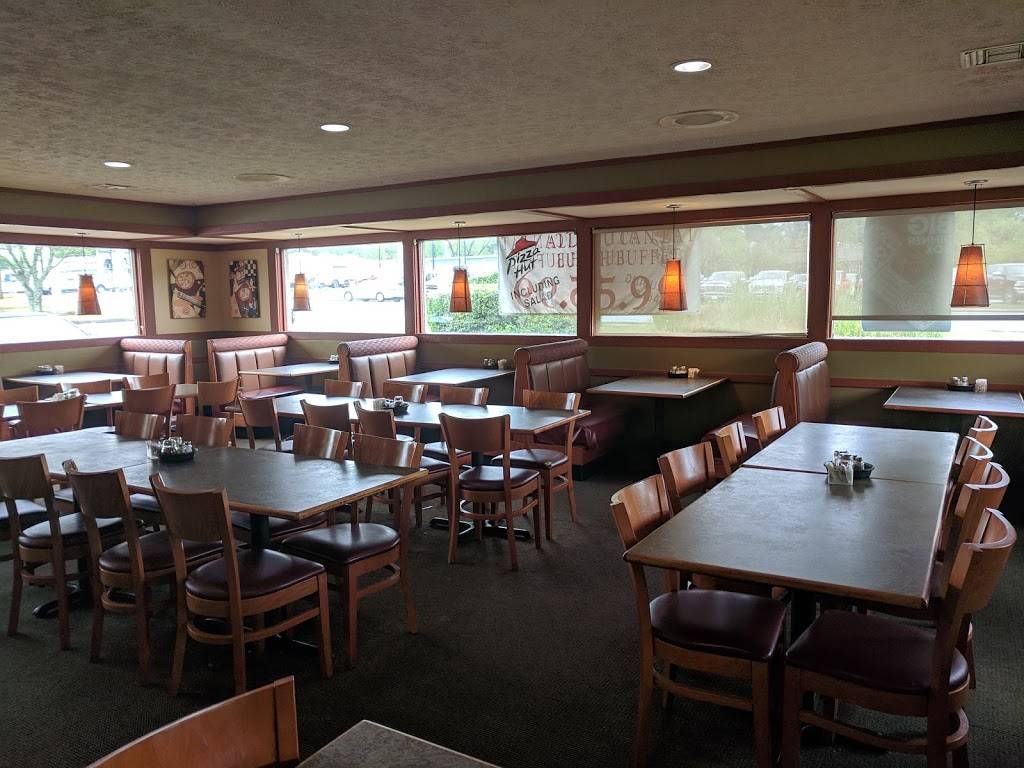 Pizza Hut | meal takeaway | 811 E 3rd St, Jackson, GA 30233, USA | 7707756884 OR +1 770-775-6884