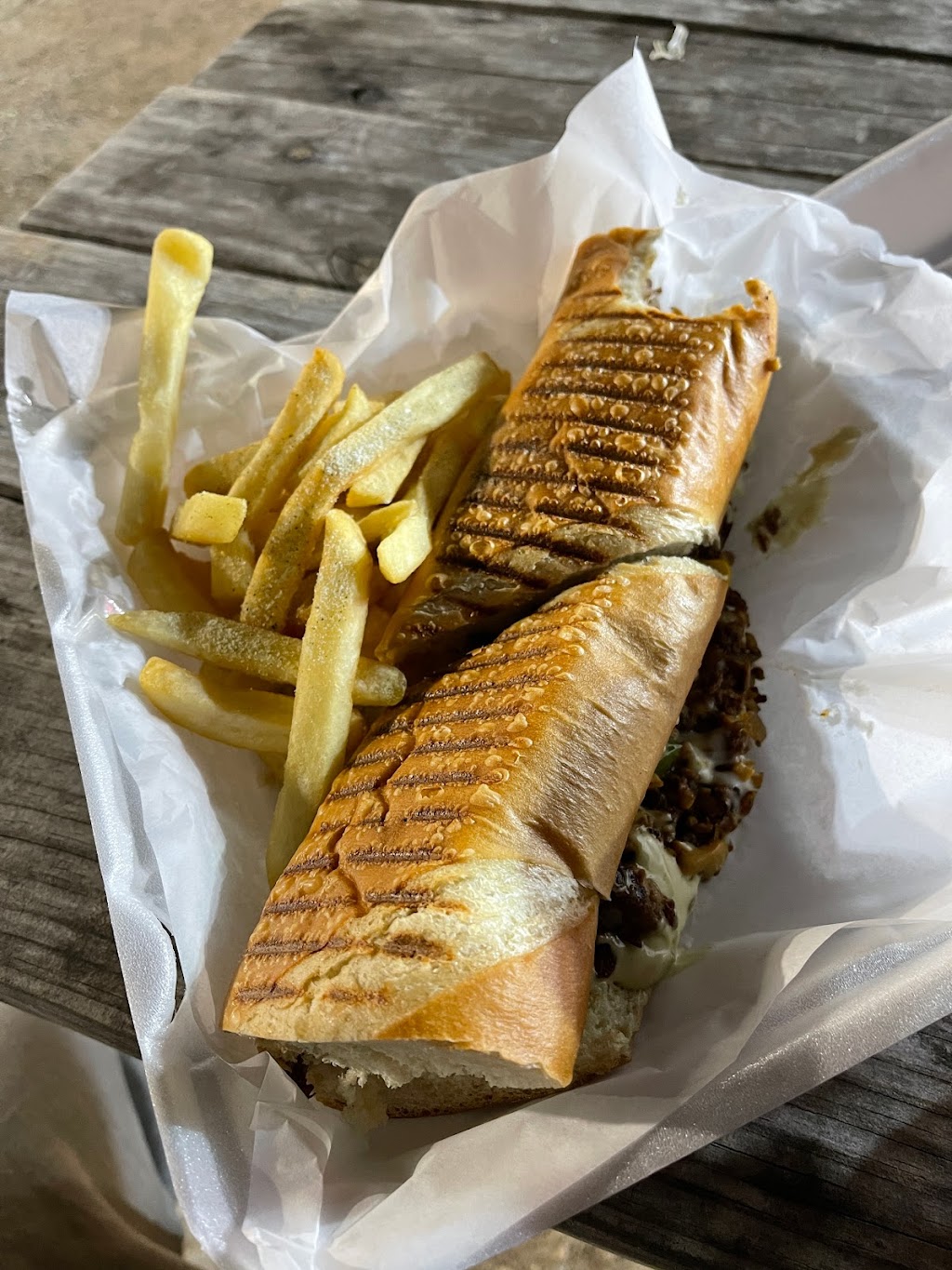 Le beirut pizza & pastries | restaurant | 2512 Rio Grande St, Austin, TX 78705, USA | 7378881698 OR +1 737-888-1698