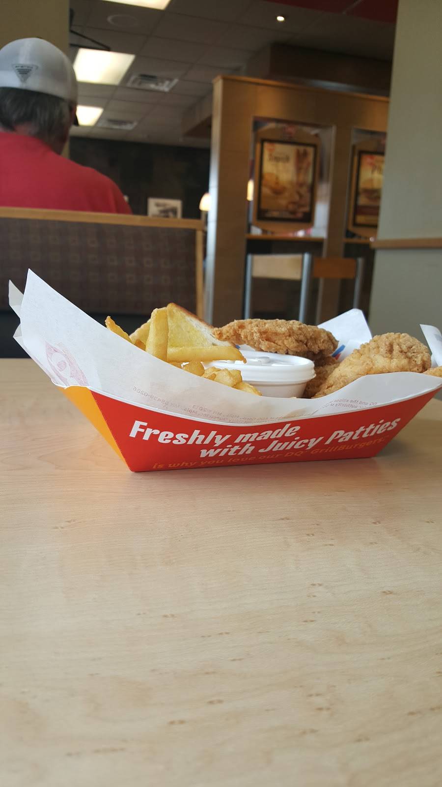 Dairy Queen Grill & Chill | restaurant | 8095 High Pointe Dr, Newburgh, IN 47630, USA | 8124906336 OR +1 812-490-6336