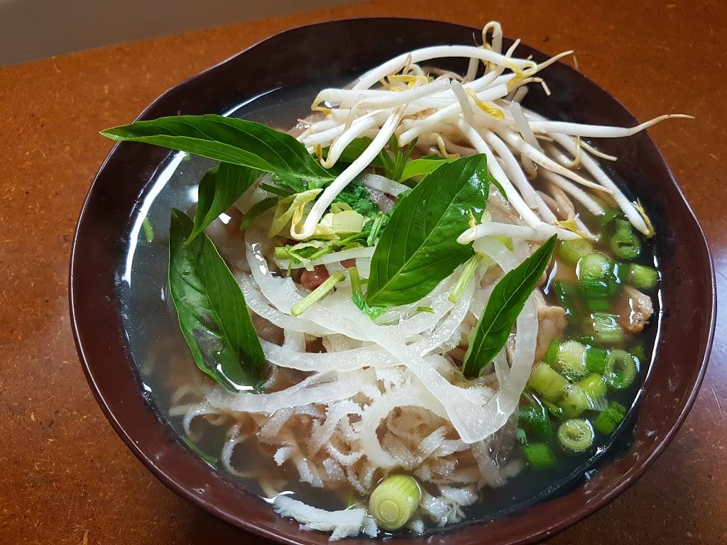 Beantown Pho & Grill | restaurant | 272 Newbury St, Boston, MA 02116, USA | 8572638440 OR +1 857-263-8440
