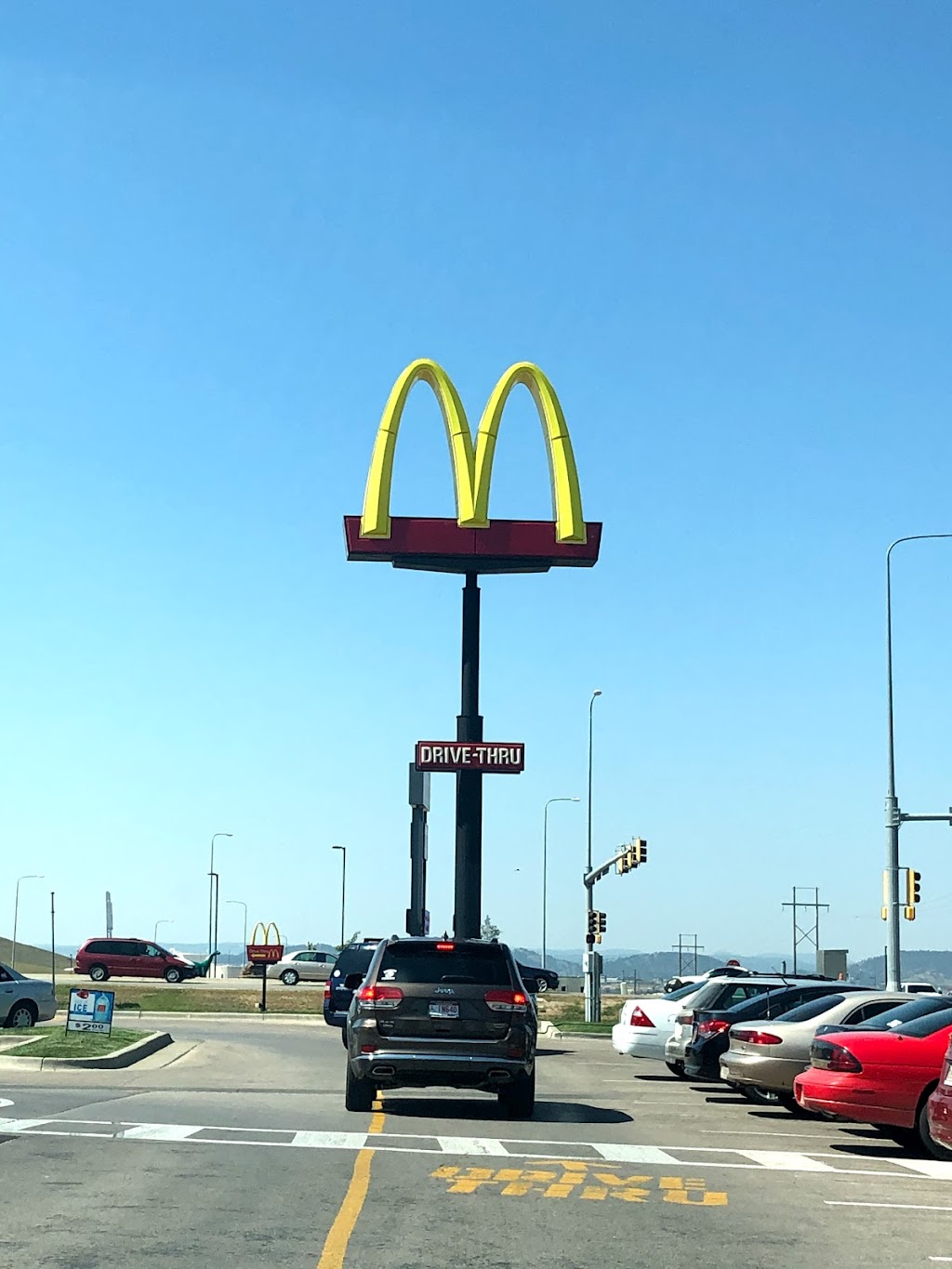 McDonalds | restaurant | 3919 Cheyenne Boulevard, Rapid City, SD 57703, USA | 6059235951 OR +1 605-923-5951