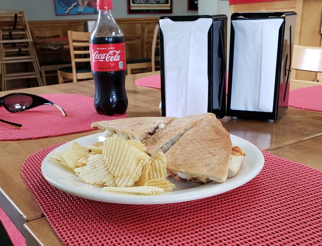 Tom E Toes Pizza | restaurant | 5 River Rd, Wilton, CT 06897, USA | 2037800137 OR +1 203-780-0137