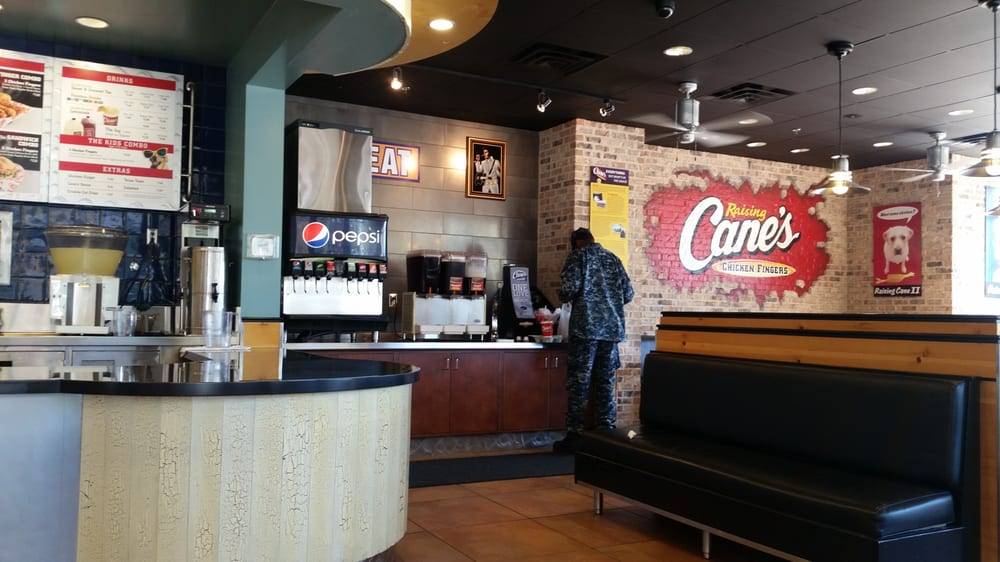 Raising Canes Chicken Fingers | meal takeaway | 805 W Grace St, Richmond, VA 23220, USA | 8048281142 OR +1 804-828-1142