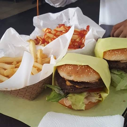 Champs Hot Grill | restaurant | 9030 Owensmouth Ave, Canoga Park, CA 91304, USA | 8188058175 OR +1 818-805-8175