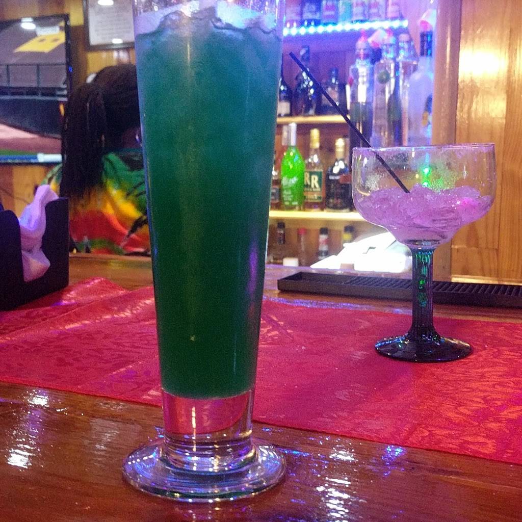 Rastas Hut The Carribean Escape Restaurant | restaurant | 512 S Main St, Marion, SC 29571, USA | 8434338496 OR +1 843-433-8496