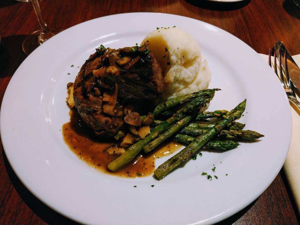 Alfredos Italian Restaurant | restaurant | 3631, 1426 E Washington St, Petaluma, CA 94954, USA | 7077820500 OR +1 707-782-0500