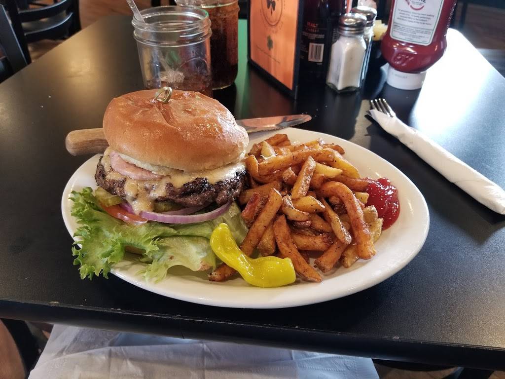 Salt hill Pub - West Leb | restaurant | Colonial Plaza, 5 Airport Rd, West Lebanon, NH 03784, USA | 6032985566 OR +1 603-298-5566