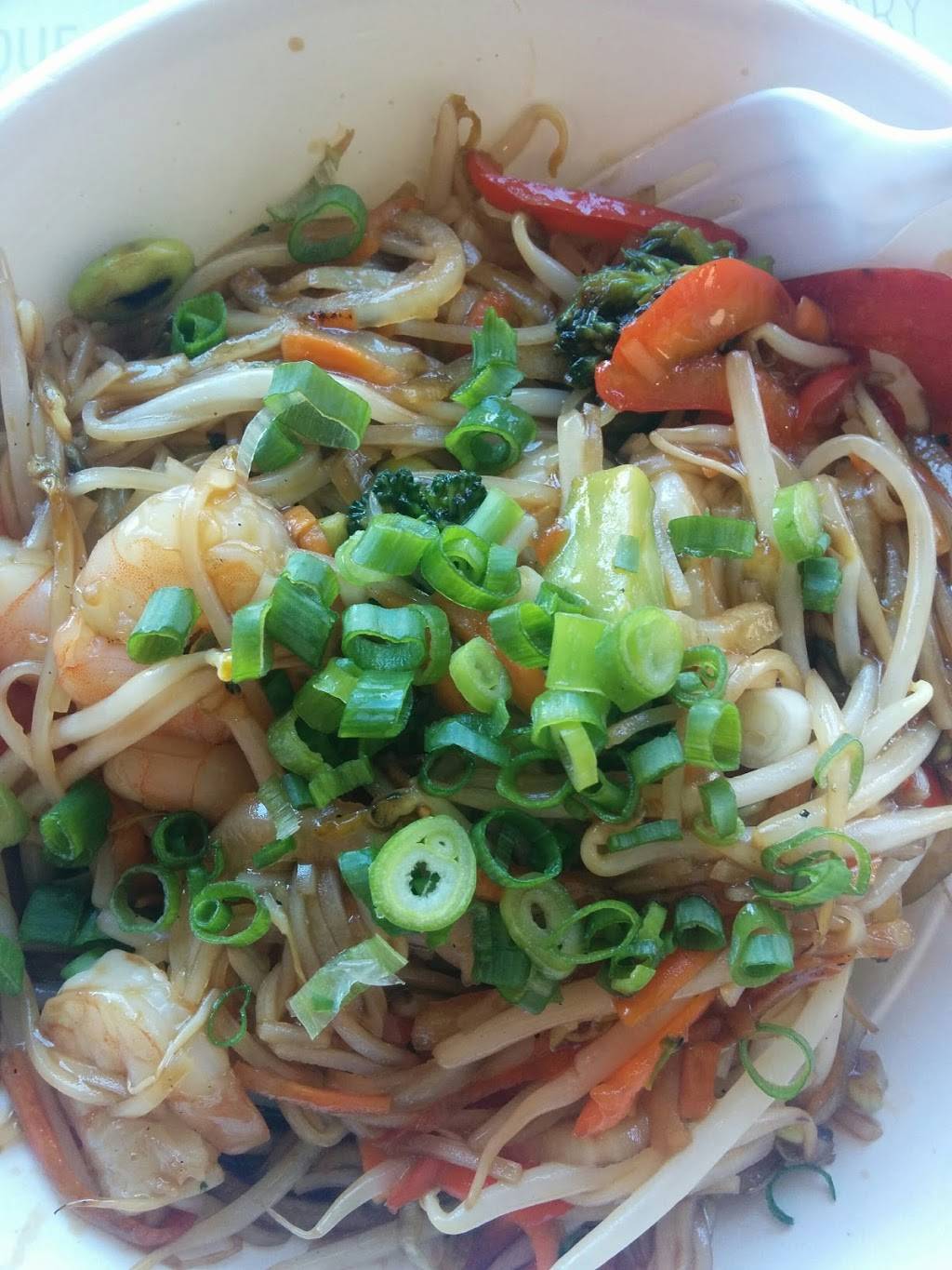 Thaïzone | restaurant | 2299 Chemin Gascon, Terrebonne, QC J6X 4H3, Canada | 4508249001 OR +1 450-824-9001