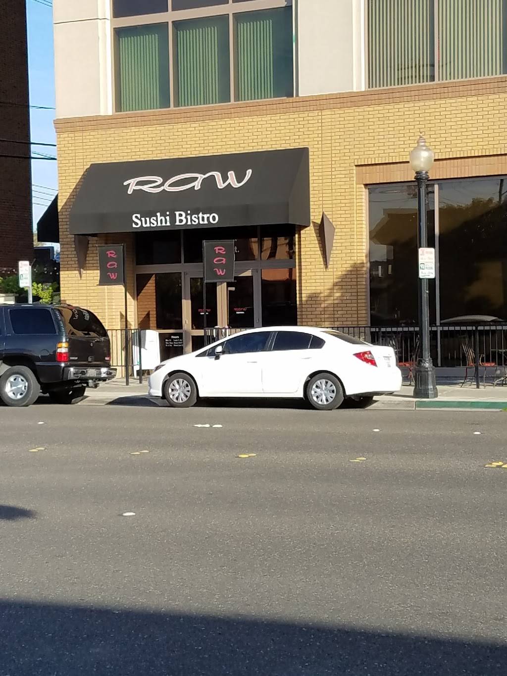 Raw Sushi Bistro | restaurant | 1200 I St, Modesto, CA 95354, USA | 2095669560 OR +1 209-566-9560