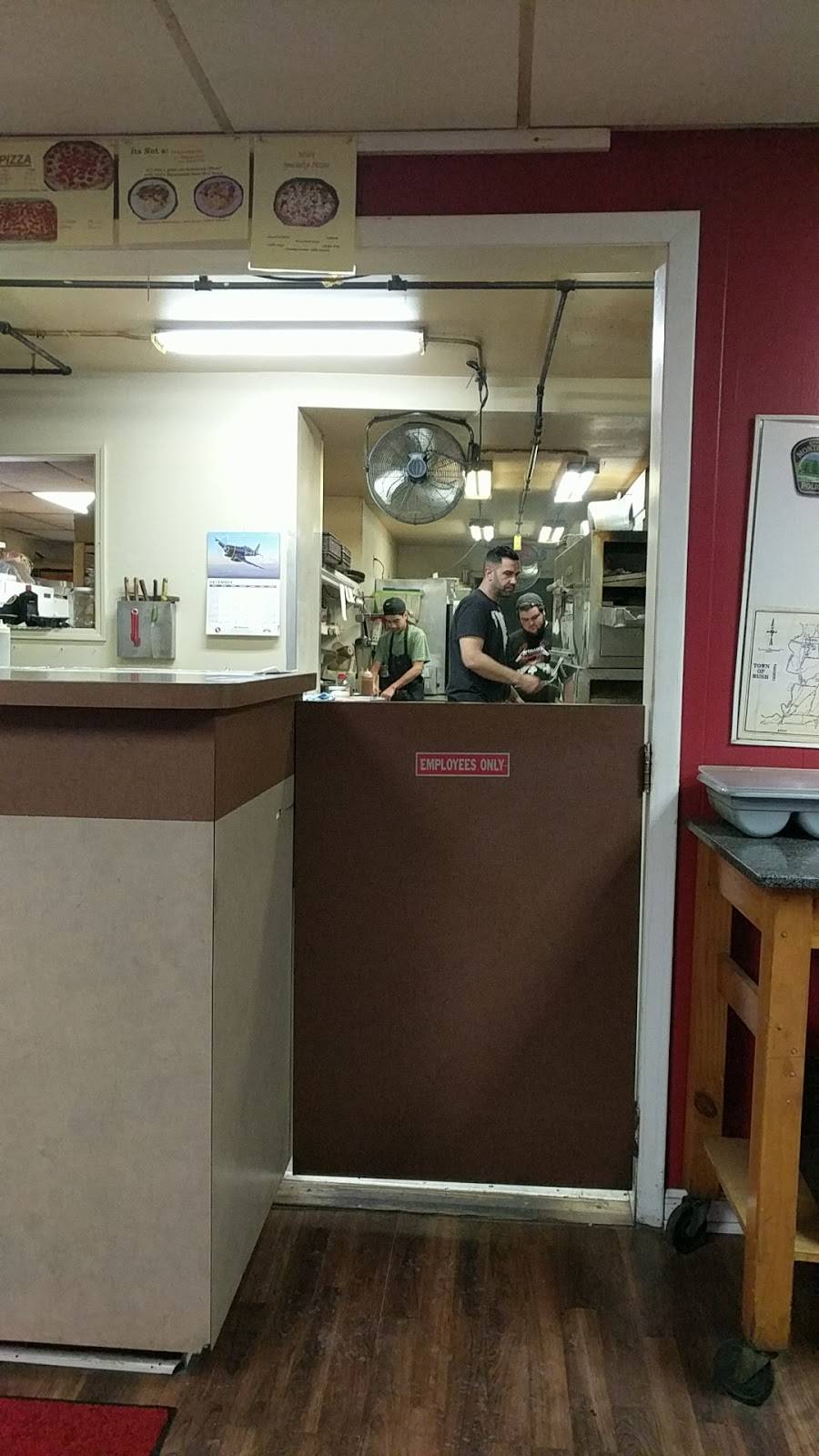 Montesanos Pizza | restaurant | 2 Park Ln, Rush, NY 14543, USA | 5855331150 OR +1 585-533-1150