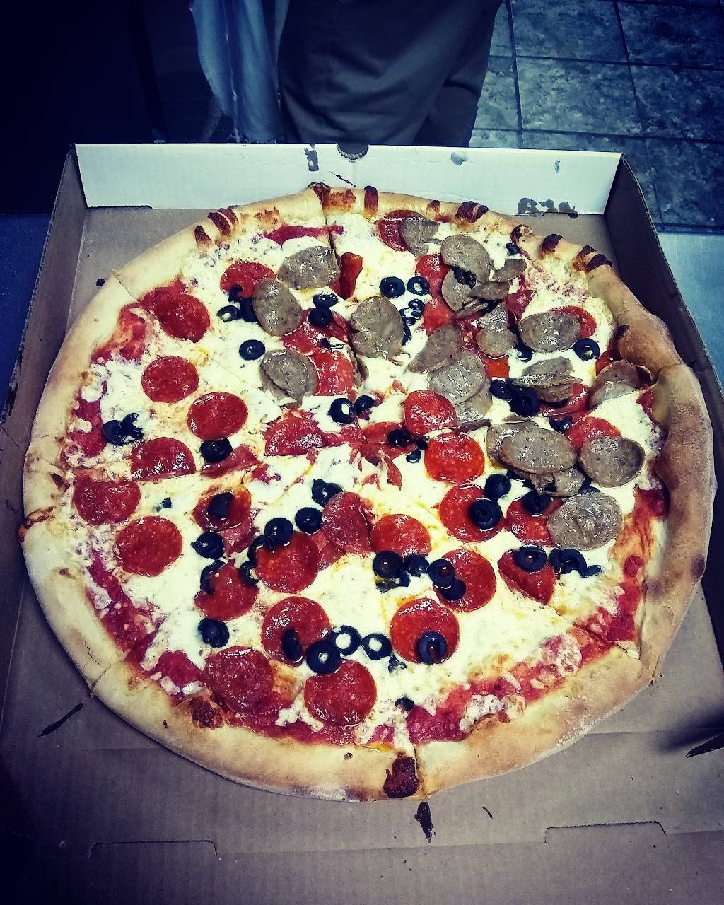 Rays Pizza | restaurant | 2444 Cedar Rd, Chesapeake, VA 23323, USA | 7574853738 OR +1 757-485-3738