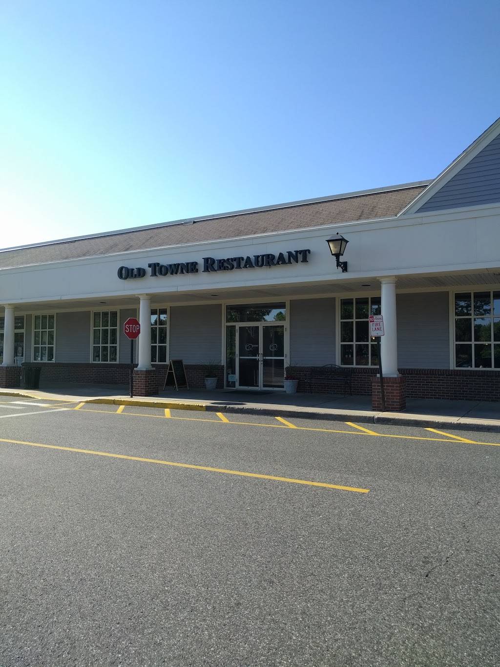 Old Towne Restaurant | restaurant | 60 Quality St, Trumbull, CT 06611, USA | 2032619436 OR +1 203-261-9436